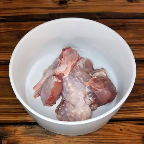 Hundefutter Putenfleisch Abschnitte von den Flügeln